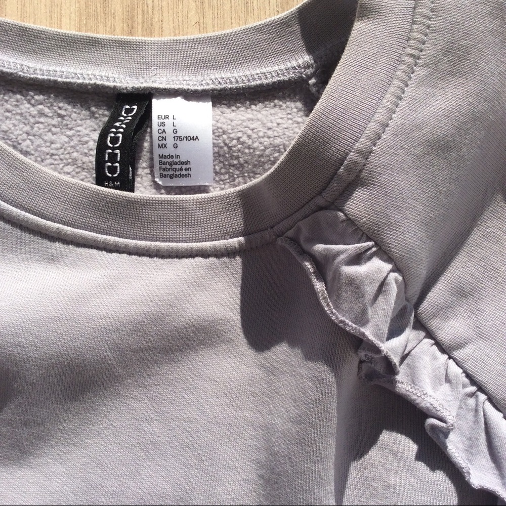 H&M Divided Purple Ruffled Sweatshirt, Large - Picture 3 of 6